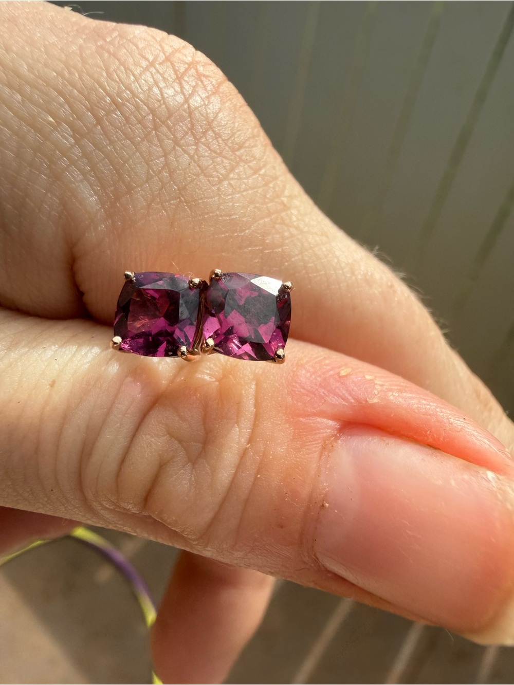 2.00carats solid 10k rose gold genuine grape garnet earrings-new - Picture 11 of 14